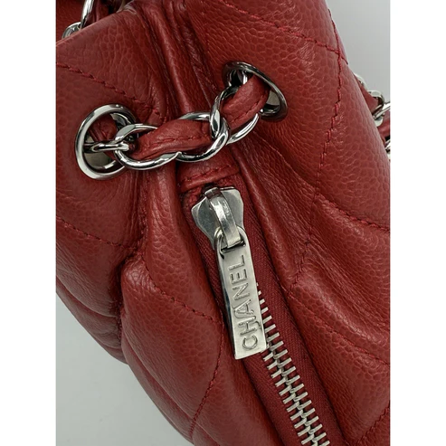 Chanel Timeless Petite Tote in Red Caviar Leather with Gold Hardware - Image 17