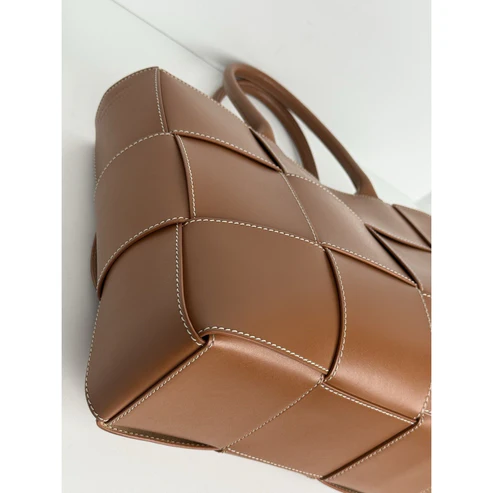 Bottega Veneta Nappa Maxi Intrecciato Men’s Arco Tote in Wood - Image 9