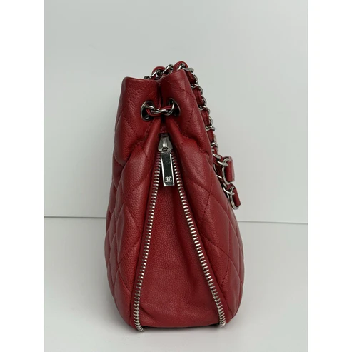Chanel Timeless Petite Tote in Red Caviar Leather with Gold Hardware - Image 15