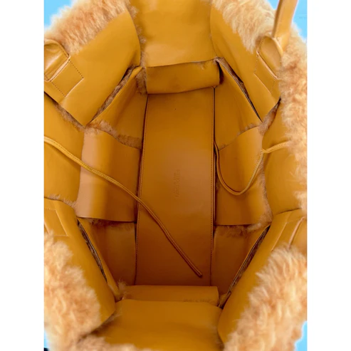 Bottega Veneta Arco Medium Intrecciato Shearling Leather Women's Tote - Image 6